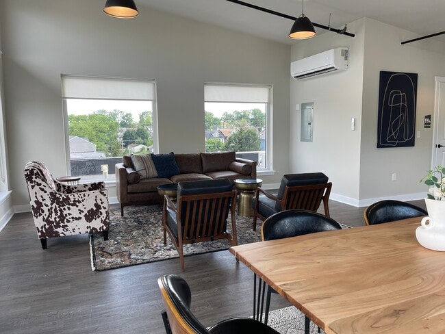 Building E - Rooftop Lounge