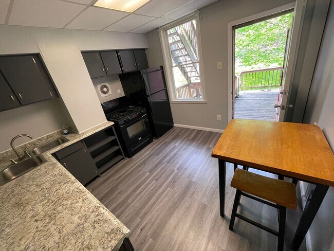 Photo - 642 Forest Ave Unit Apt 1