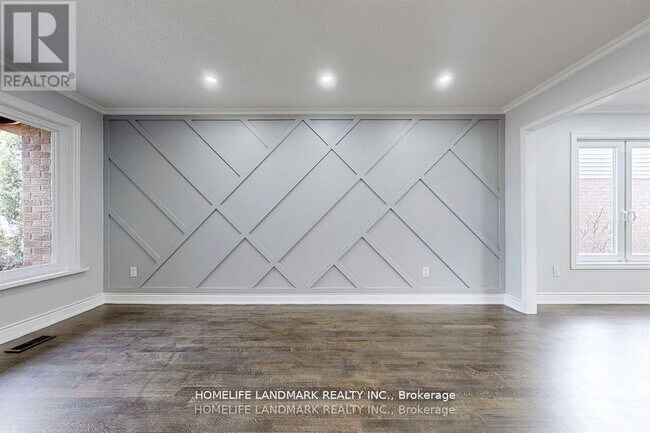 Photo - 3452 Cherrington Crescent