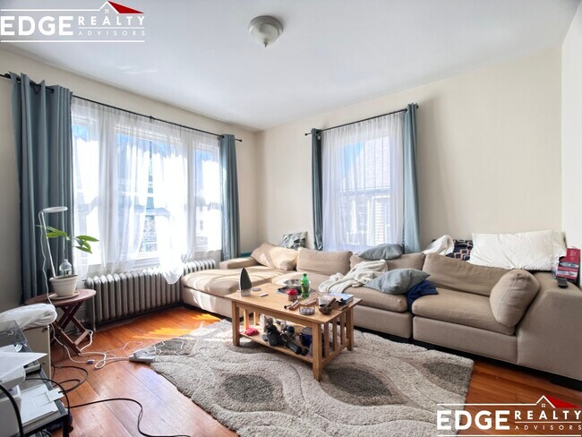 Photo - 64 Mapleton St