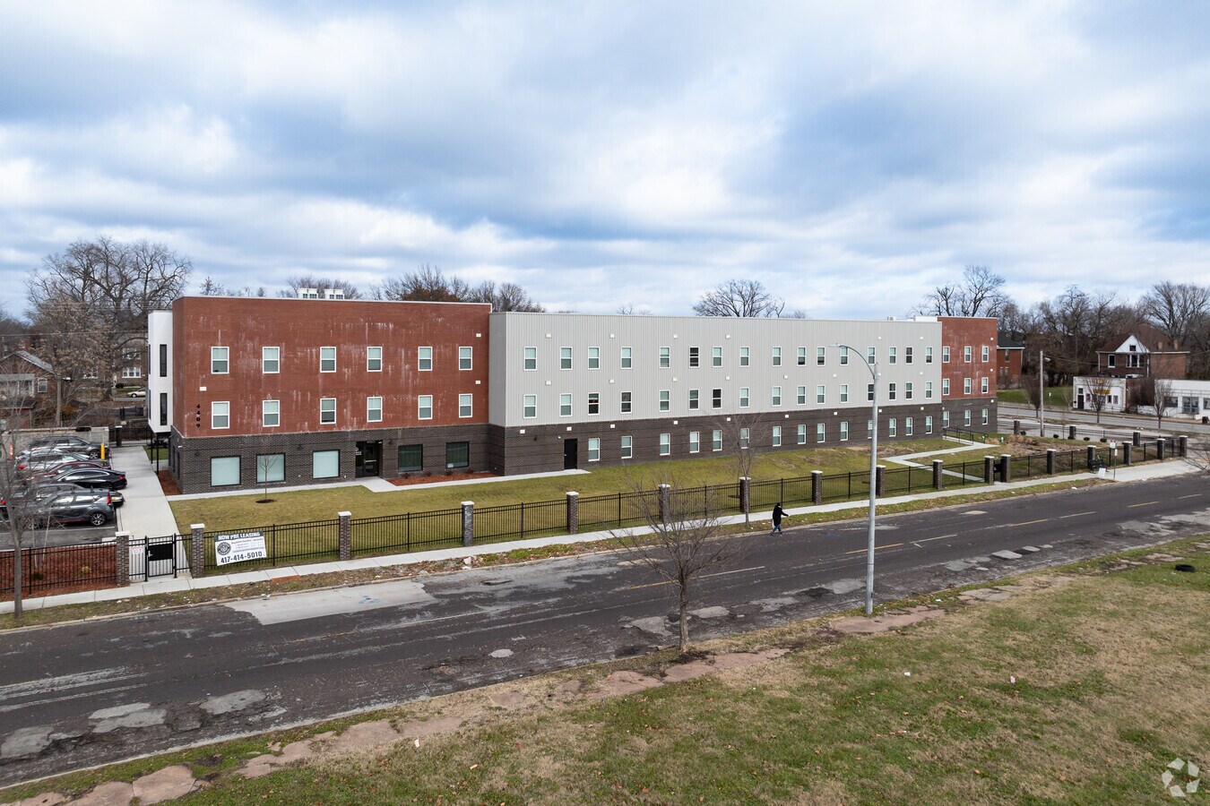 Photo - Alumnus Gardens