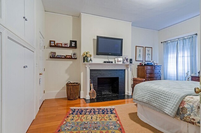 Photo - 1683 Beacon St Unit 2