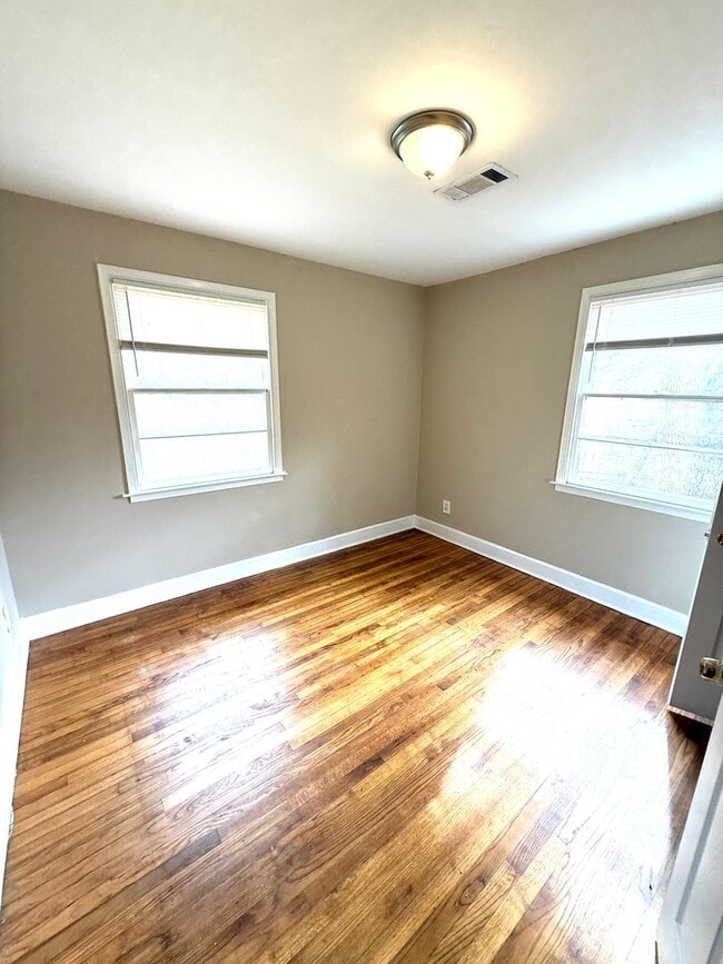 Photo - ** 3 Bed 2 Bath located off Zelda Road ** Call 334-366-9198 to schedule a self-tour