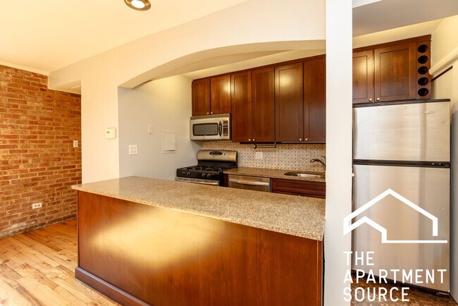Photo - 665 W Melrose St Apartments Unit 2F