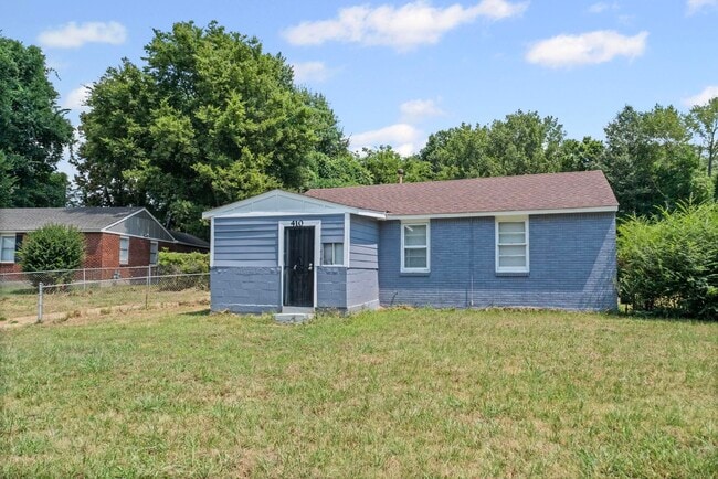 Building Photo - 410 Carbon Cove