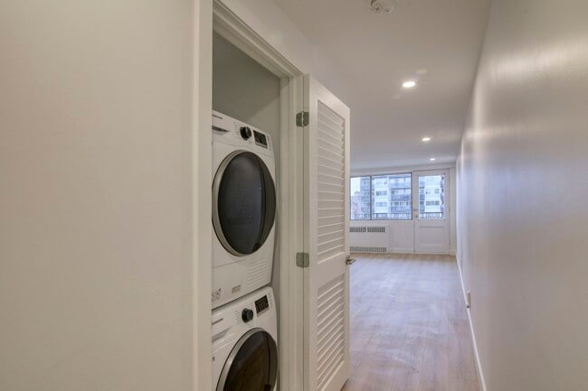 Photo - 3460 Rue Durocher Unit 801