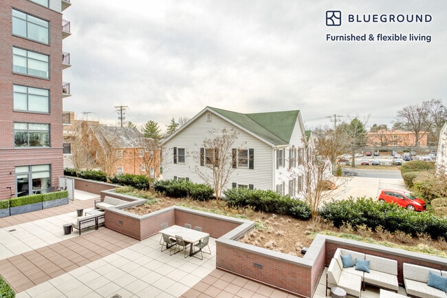 Photo - 4901 Montgomery Ln Unidad FL2-ID469