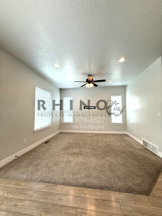 Photo - 213 Whitewater Dr