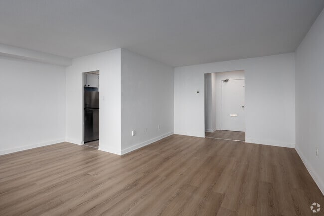 2 BR, 1 BA - 1,050 SF