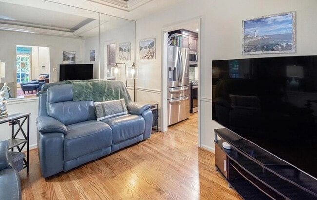 Building Photo - Historic building 2bedr 2bath Gorgeous home Unit 3008