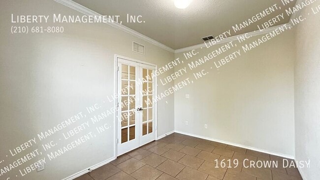 Photo - 1619 Crown Daisy