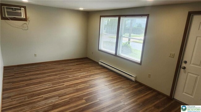 Photo - 2121 Grove St