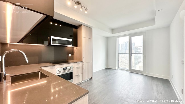 Building Photo - 308 Jarvis St Unit 2409-308 Jarvis St, Toron