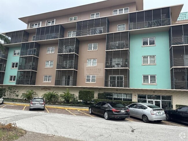 Building Photo - 750 Burlington Ave N Unit 5D Rental