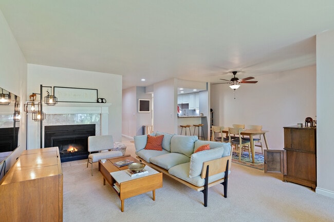 Photo - 15512 Country Club Dr Unidad B33