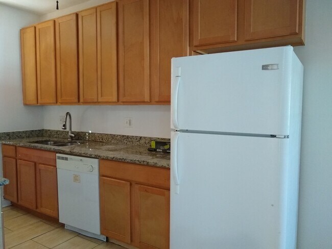 Photo - 2-Bed/ 1-Bath Condo for Rent in North Roge...