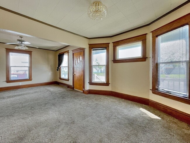 Photo - Huge 4 Bedroom 2 Bath Single Family with Central Air!