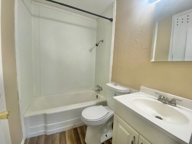 Photo - 2 bed 1 bath 1 car garage available now