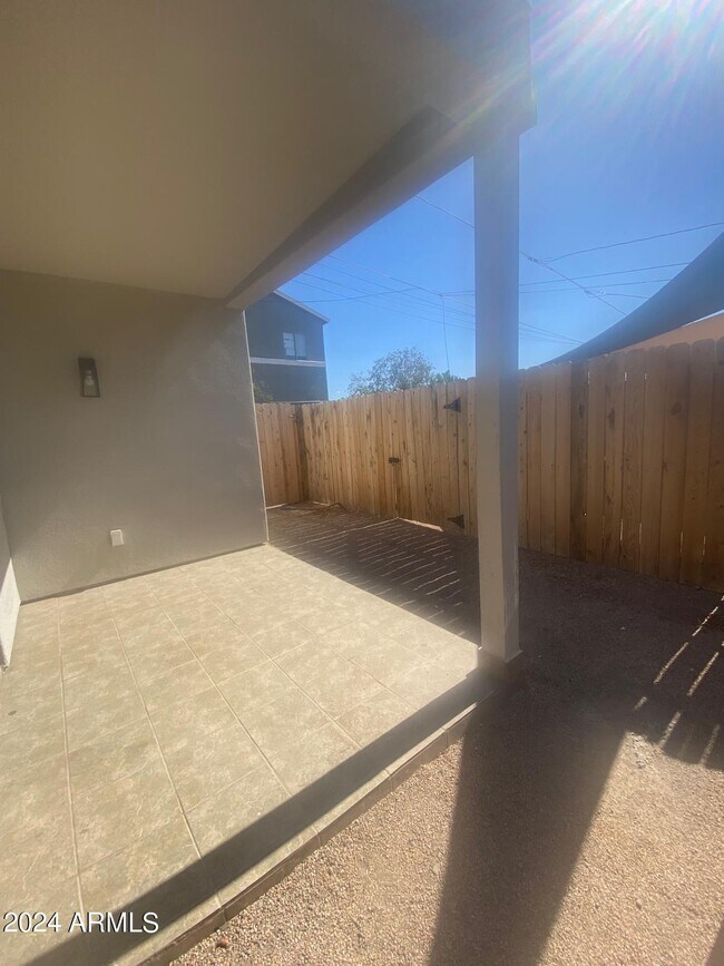 Photo - 1613 W Mountain View Rd Unit B