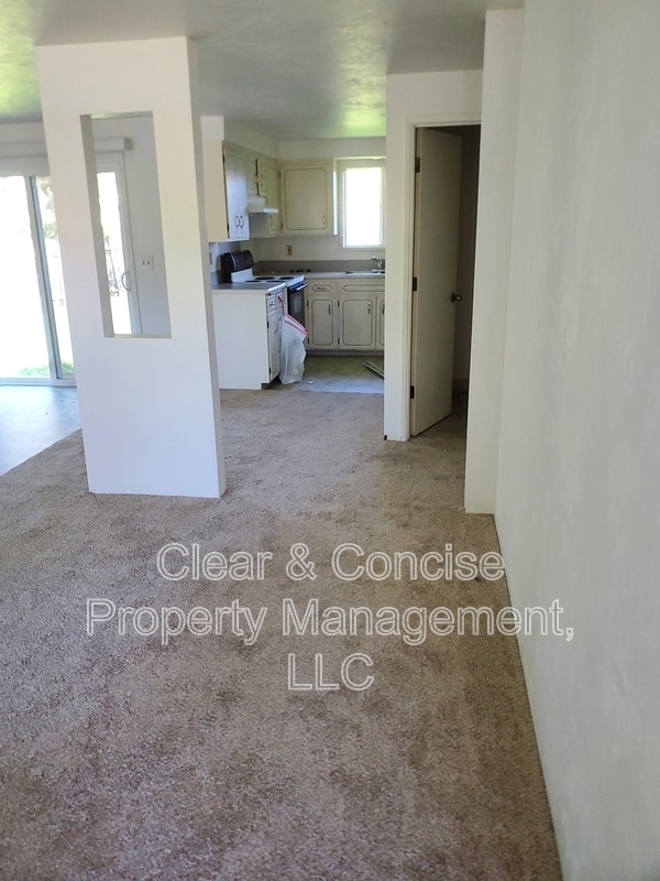 Photo - 4285 River Rd