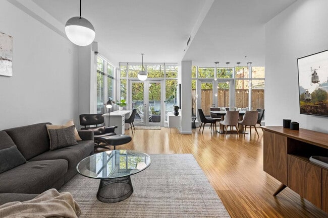 Building Photo - 36 Water St