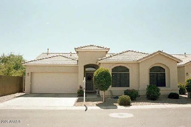 Building Photo - 1932 N Mesa Dr