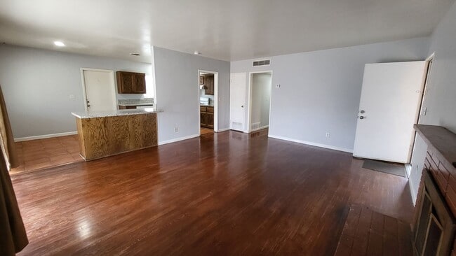 Photo - 2204 Bradley Ave
