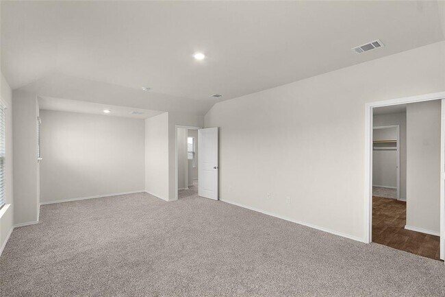 Photo - 2838 Wolfcreek