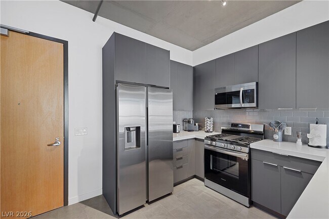 Photo - 353 E Bonneville Ave Unidad 505