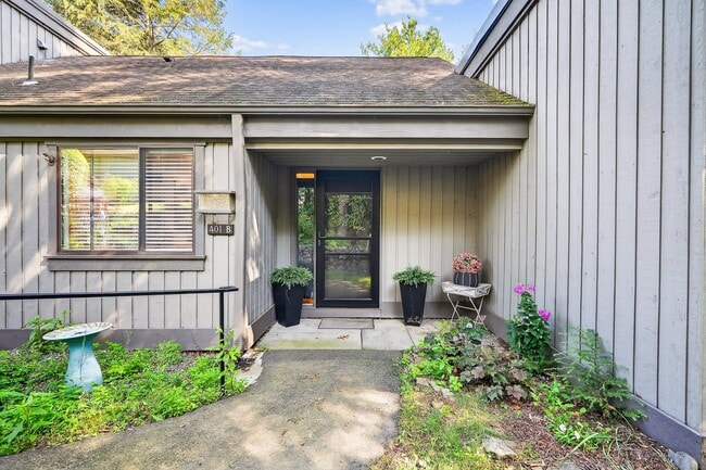 Building Photo - 401 Heritage Vlg Unit B