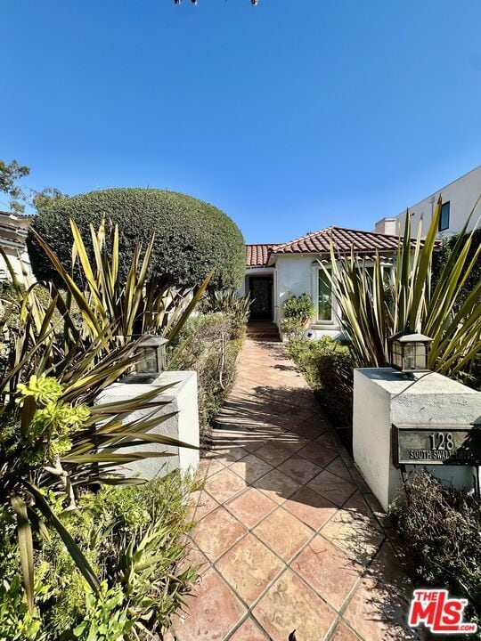 Building Photo - 128 S Swall Dr