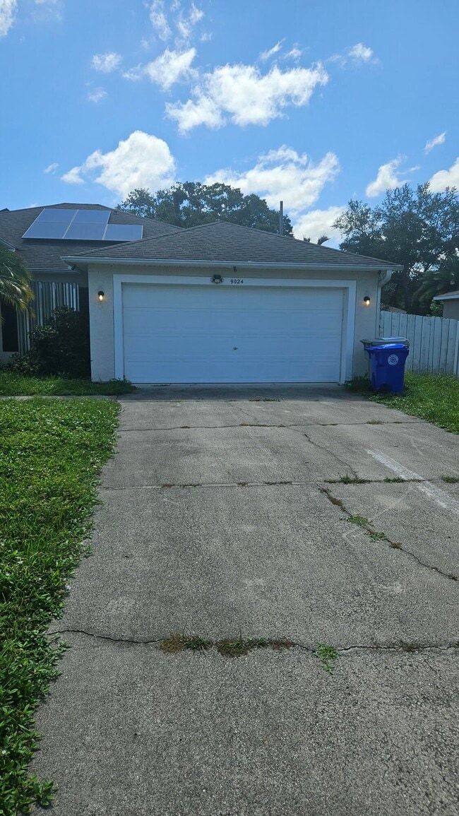 Photo - 9024 100th Ct