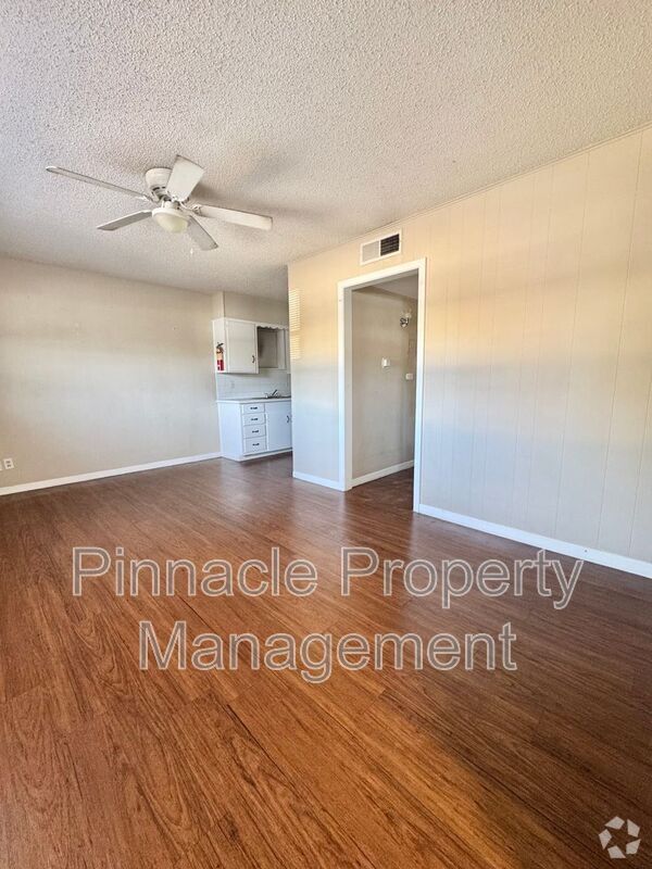 Building Photo - 2409 W Avenue N Unit 2 Rental