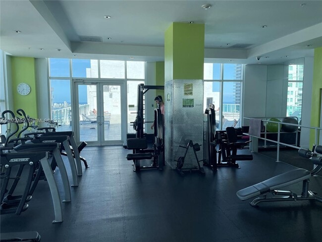 Photo - 133 NE 2nd Ave Unidad 1007