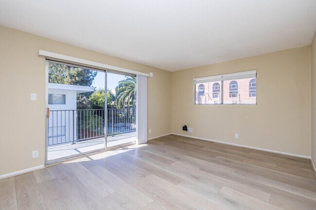 Photo - 345 MacArthur