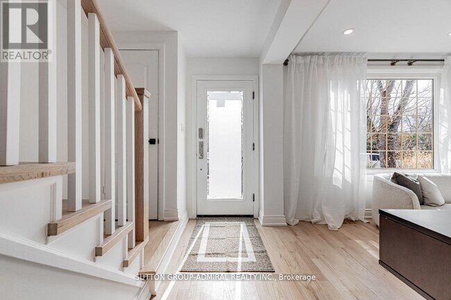 Photo - 248 Sandringham Dr.