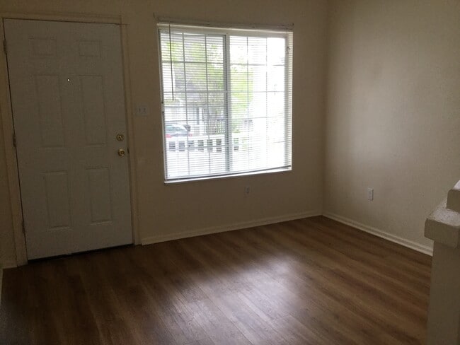 Photo - 3 BEDROOM, 2 BATHROOM, VILLAGE CREEK TOWNHOME WITH 1 CAR ATTACHED GARAGE