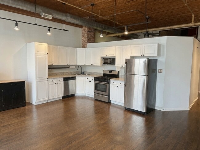 1801 S MICHIGAN Ave Unit 603