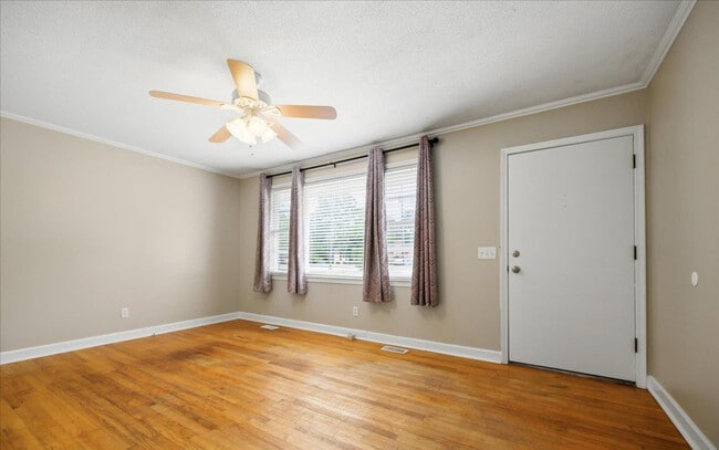 Photo - 1007 Greenleaf Rd