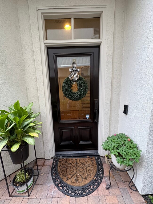 Front door entrance - 15927 Morgan St