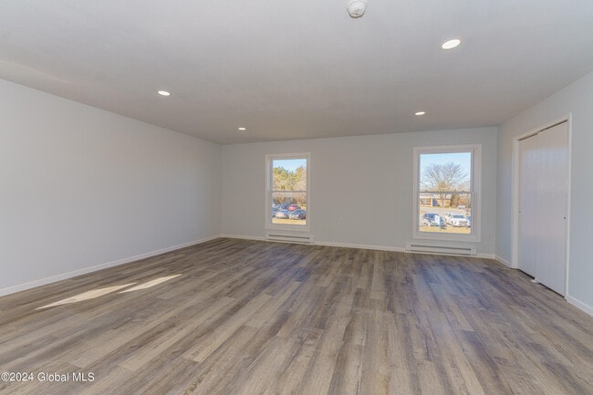 Photo - 128 Rockefeller Rd