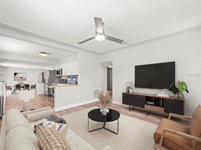 Photo - 2200 Capri Dr