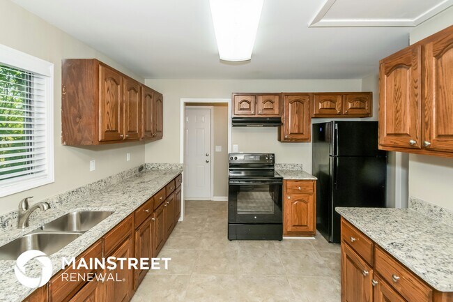 Photo - 1309 Lake Ln NE