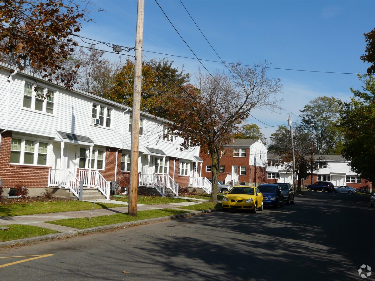 Photo - Savin Court Apartment
