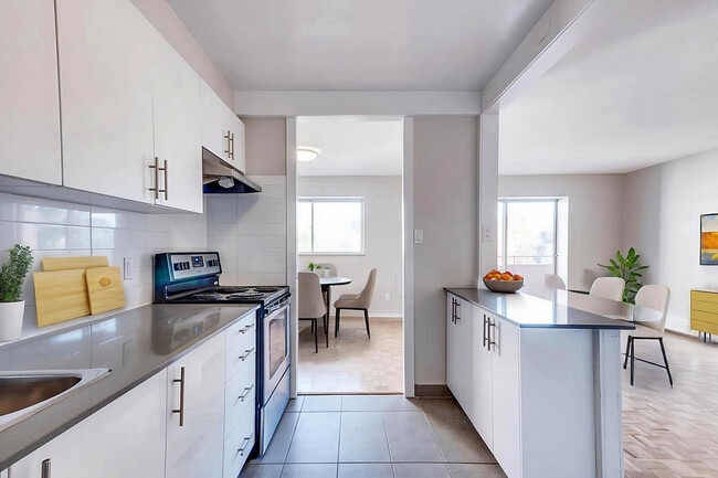 Photo - Metropolitan Towers