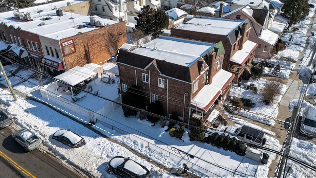 Photo - 1701 Burnett St
