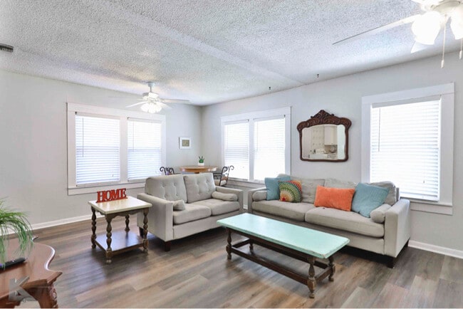 Photo - 1982 Santos St