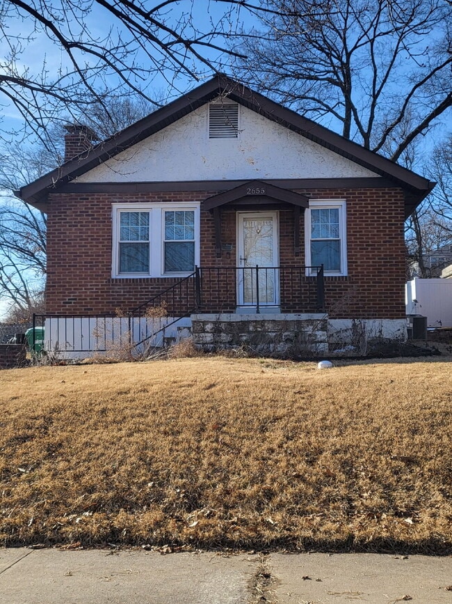 Photo - "Charming Brentwood house 2 bedrooms 1 Bathoom, Prime Location!"