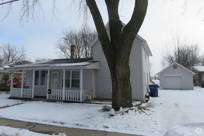 Building Photo - 134 Cotton Ave Rental