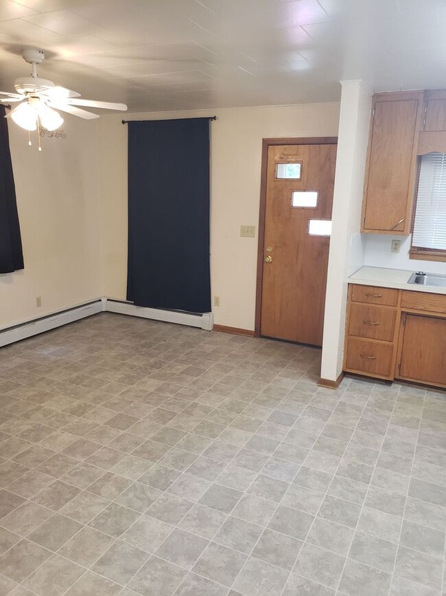Photo - Spacious 3-Bedroom Home | Small-Town Living | Pet Friendly Unit 21